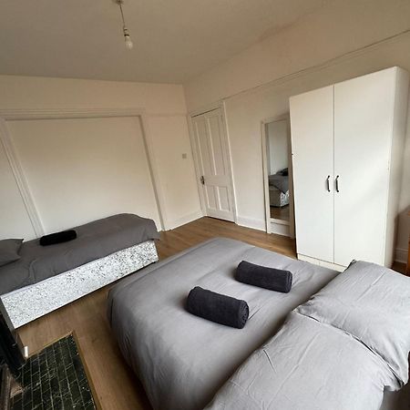 Very Nice Triple Room At 2 Iveragh Rd-5 Dublin Exterior foto