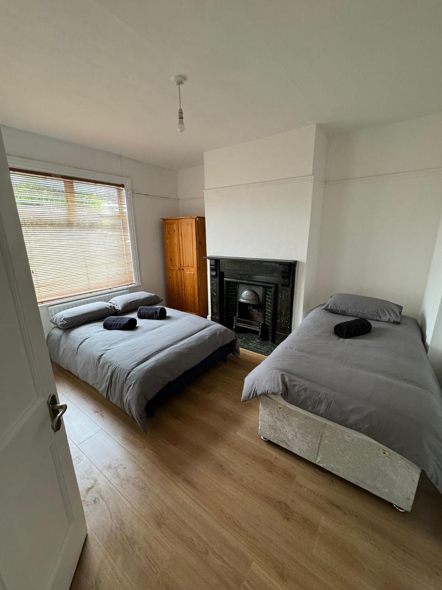 Very Nice Triple Room At 2 Iveragh Rd-5 Dublin Exterior foto